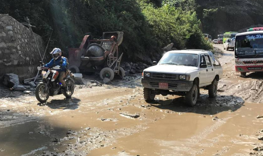 नारायणगढ–मुग्लिन सडक दुईतर्फी सञ्चालनमा