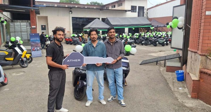 २०८ स्कुटरको मेगा डेलिभरी: ATHER नेपालले एकै दिन रच्यो नयाँ कीर्तिमान
