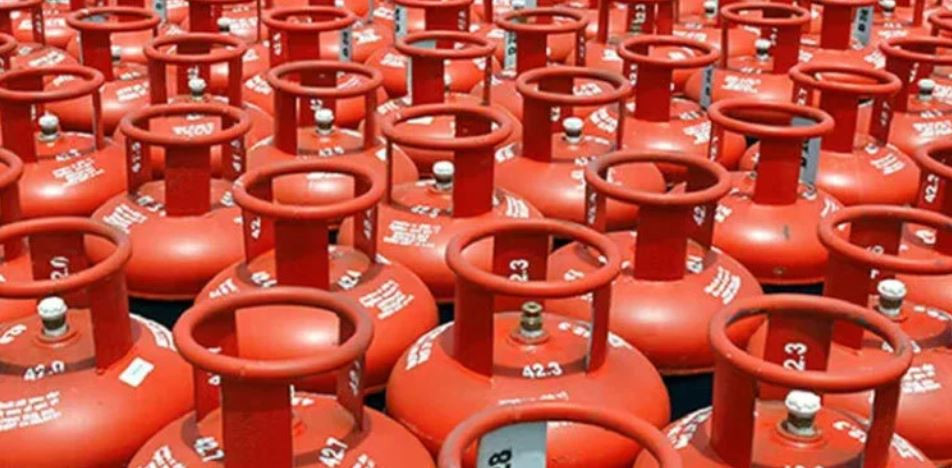 भारतमा व्यावसायिक एलपी ग्यासको मूल्य फेरि घट्यो, नेपालमा कस्तो प्रभाव पर्ला ?